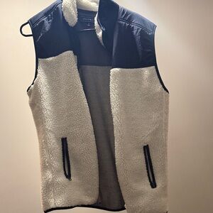 Crown & Ivy Black and White Sherpa Vest
